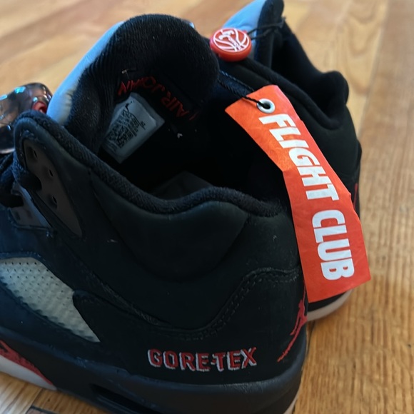 Brand new Jordan 5 kids size 5 no box - Picture 3 of 3